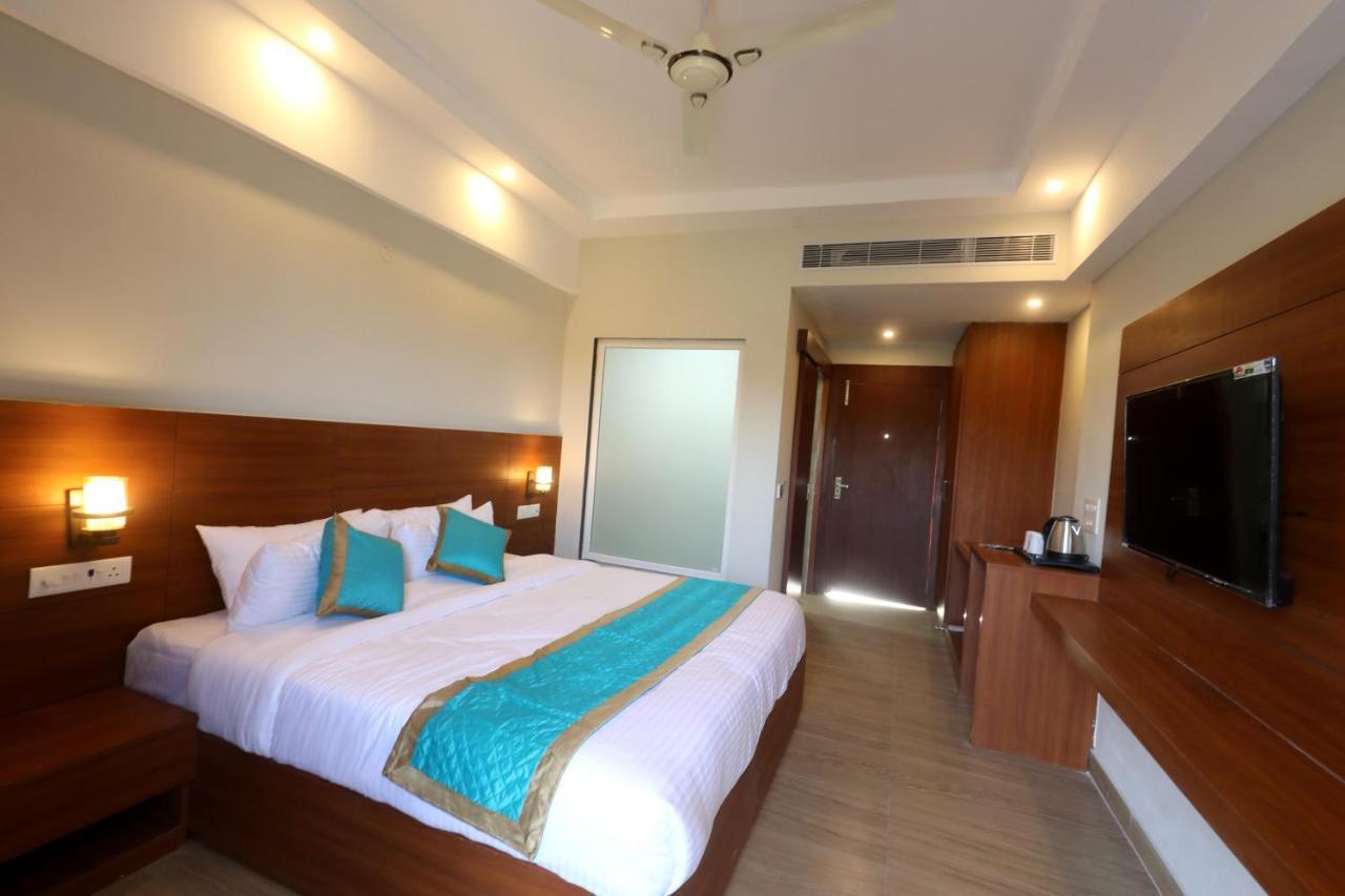Aar Resort & Spa Dehradun Esterno foto